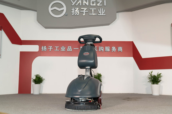 購買駕駛式洗地機如何選擇洗地機廠家 購買駕駛式洗地機如何選擇洗地機廠家