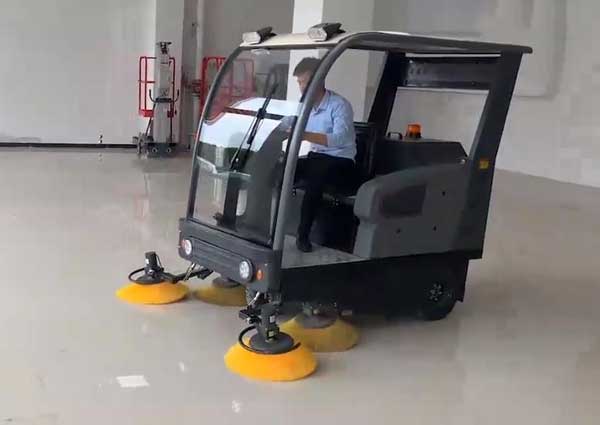 電動掃地車廠家哪家好?價格怎么樣